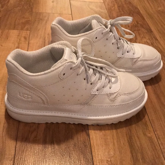 Girls White Highland Ugg High Top Sneakers - size 4us - Picture 1 of 7